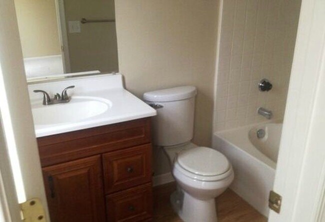 Foto del edificio - COMING SOON 3 BEDS/2 BATHS!