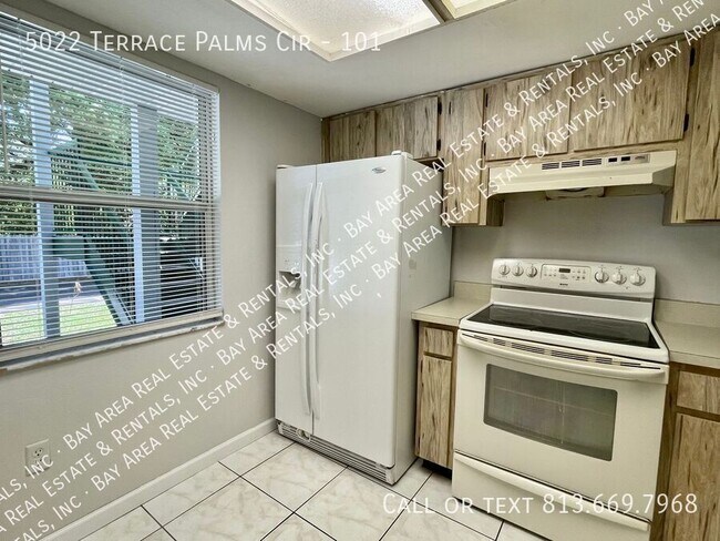 Building Photo - 5022 Terrace Palms Cir