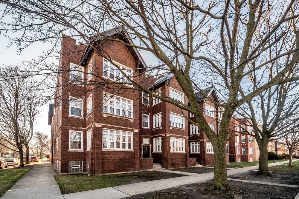 Foto principal - 10901 S Vernon