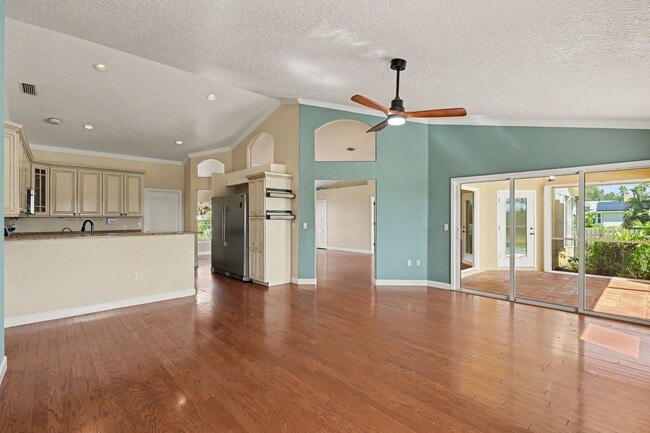 Building Photo - 2710 S Courtenay Pkwy
