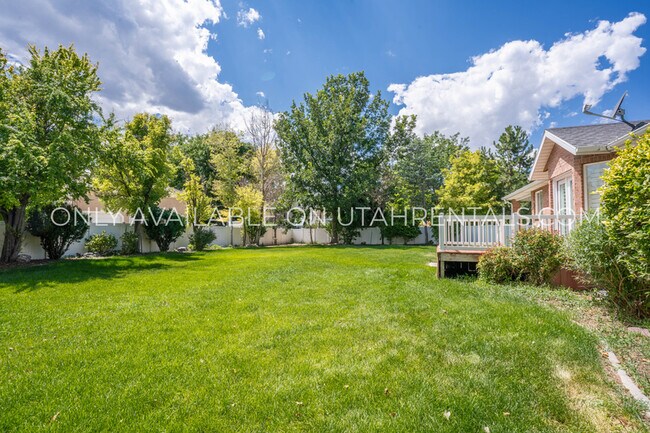 Building Photo - 1037 Park Palisade Dr