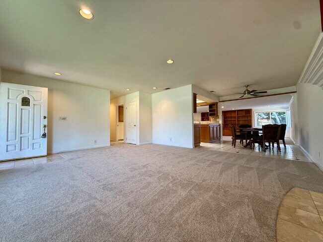 Building Photo - "Spacious 4-Bedroom Gem with 3 Full Baths in Cypress!"