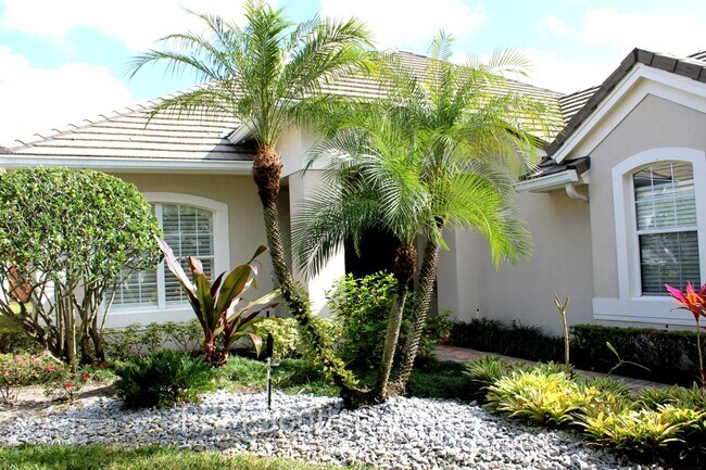 Foto del edificio - Freshly upgraded and Ready to move in!  Ex...