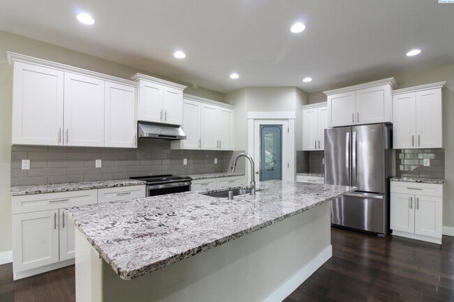 Building Photo - 4 Bed/2 Bath Home in Kennewick