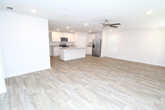 Foto del edificio - 7818 Lakeside Oaks Dr