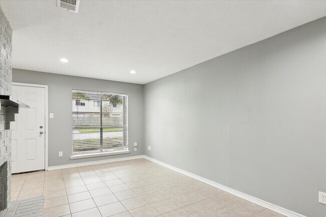 Foto del edificio - 8540 Glen Meadow Ln