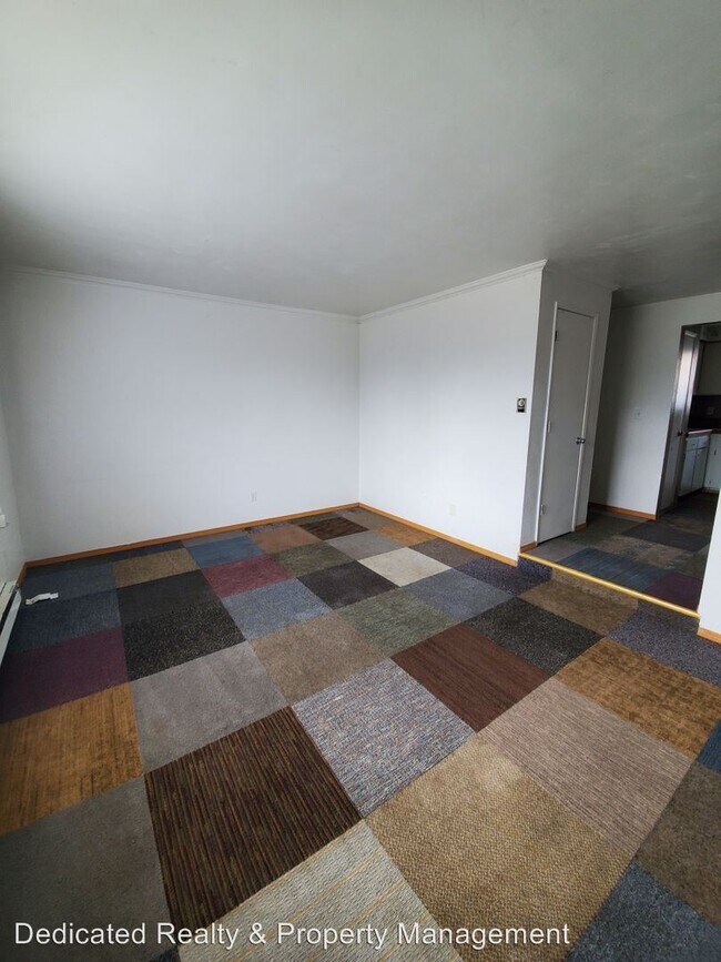 Building Photo - 2 br, 1 bath Apartment - 611 W. King St
