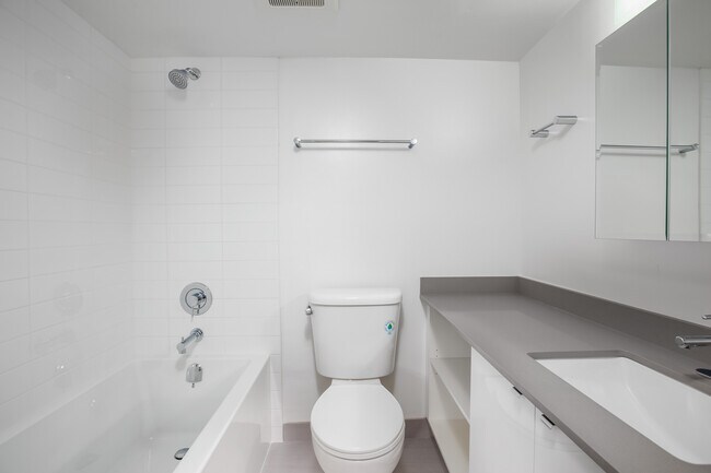 Building Photo - Central Plaza