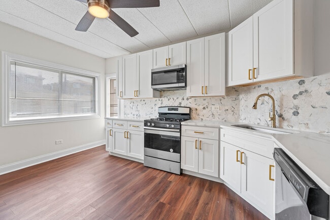 Building Photo - 9431 S 79th Ave