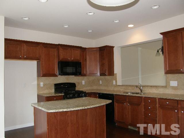 Building Photo - 8734 Macedonia Lake Dr