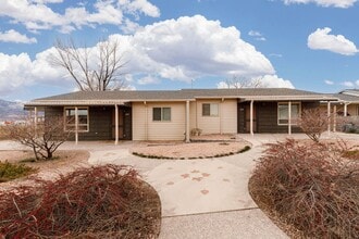 Building Photo - 429 W Franklin Spencer St