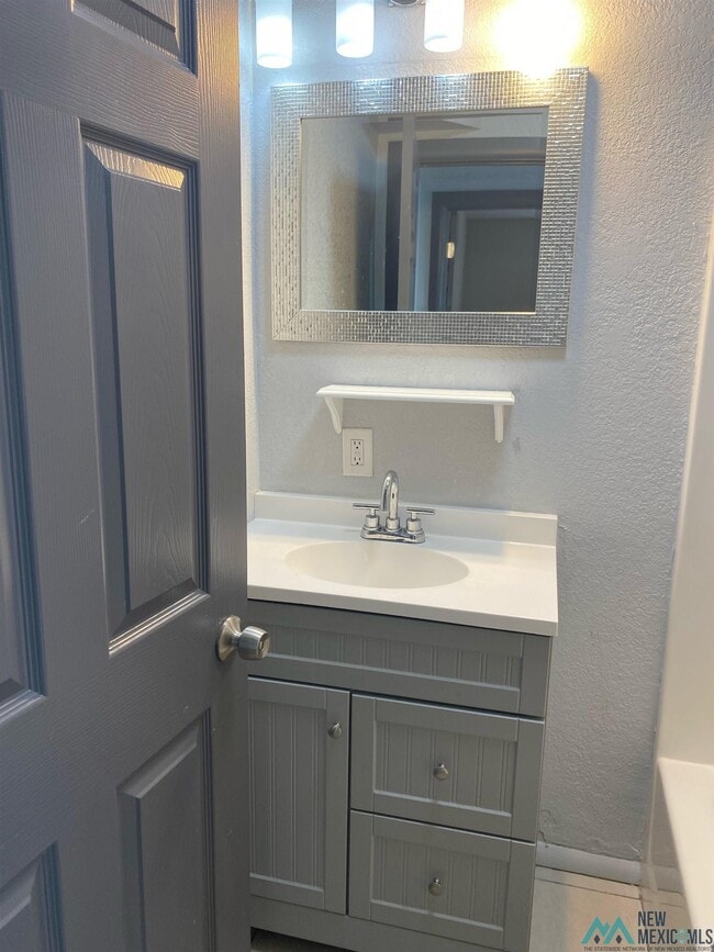 Building Photo - 908.5 Bullock Ct