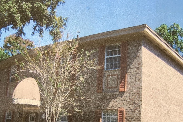 Primary Photo - 508 Banyon Tree Cir