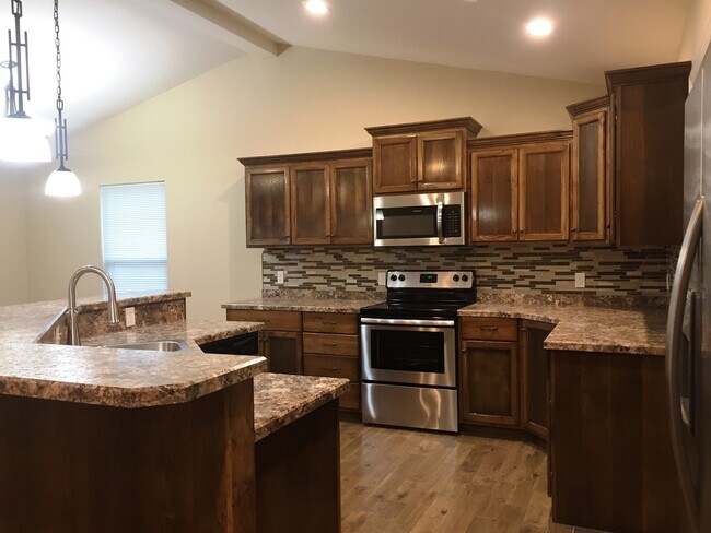 Foto del edificio - 4Bed/3Bath, House, Quiet Subdivision!