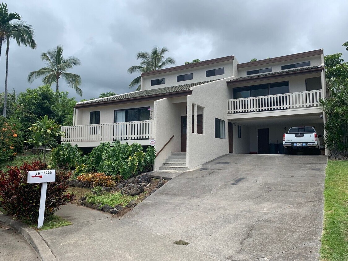 Foto principal - A 4 Bedroom, 2.5 Bathroom Spacious home in...