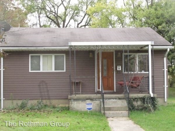 Foto principal - 905 E Main St