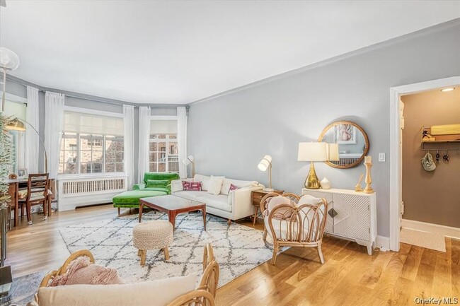 Building Photo - 38-30 Douglaston Pkwy