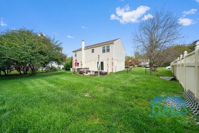 Building Photo - 256 Park Dr