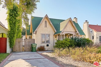 Building Photo - 1253 Keniston Ave