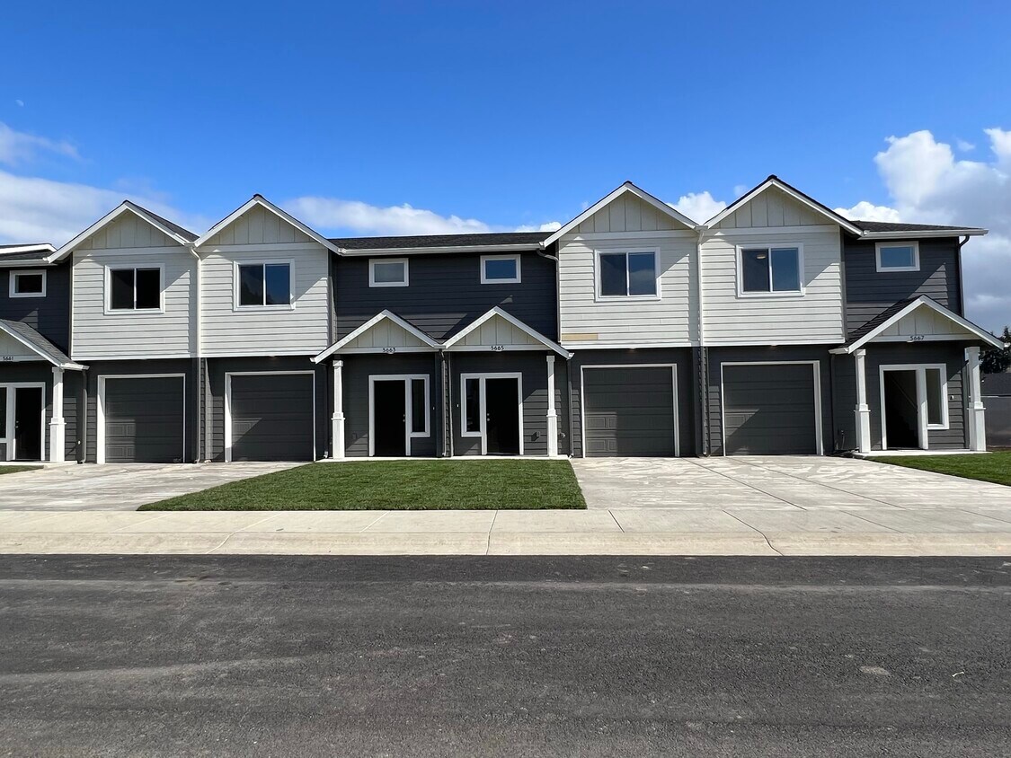 Foto principal - 5618 Finch Dr