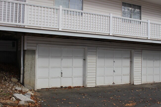 Foto del edificio - 58 Craftwood Rd