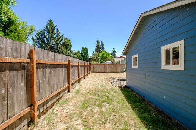 Building Photo - 3-bedroom 1 bath House