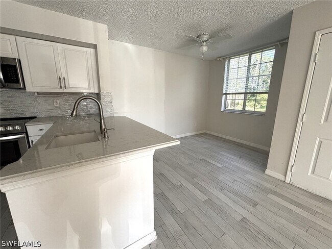 Foto del edificio - 1260 Wildwood Lakes Blvd