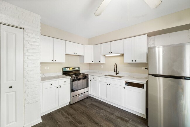 Foto del edificio - 3075 Kingston Ct
