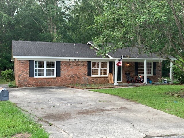 Primary Photo - 622 Old Trolley Rd