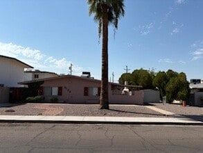 Building Photo - 3139 E Glenrosa Ave
