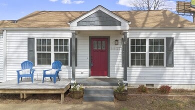 Building Photo - 6627 Hilton Dr