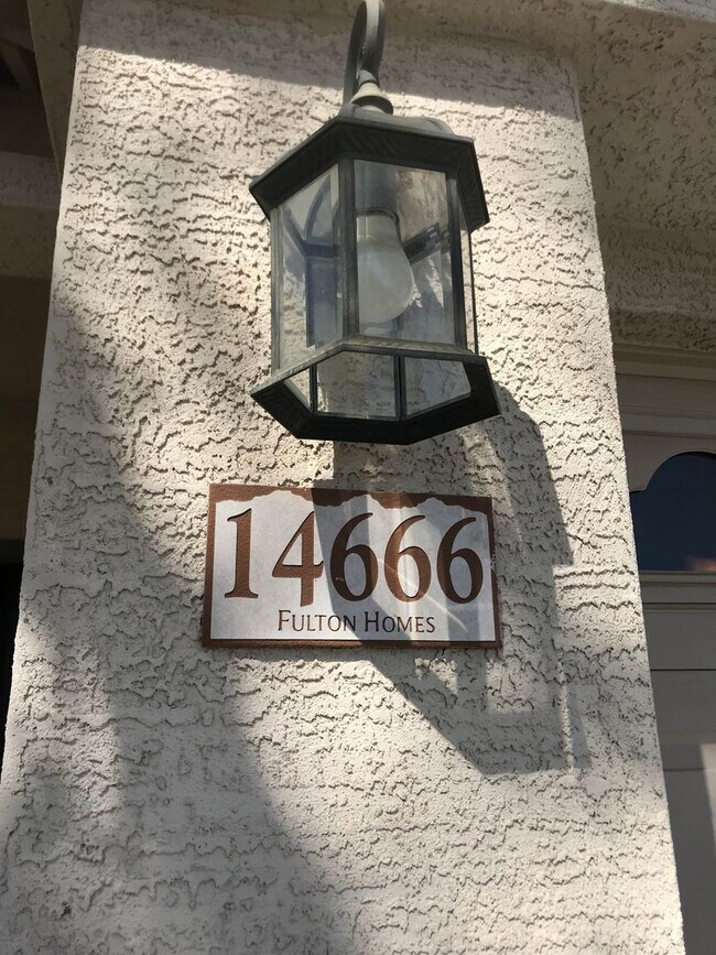 Foto del edificio - 14666 W Mauna Loa Ln