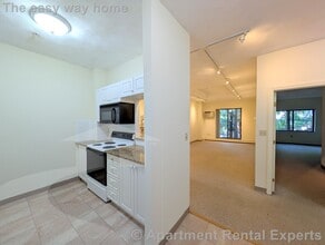 Building Photo - 373 Highland Ave