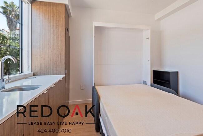 Foto del edificio - 11649 Mayfield Ave