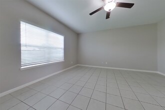 Building Photo - 916 American Monarch Dr