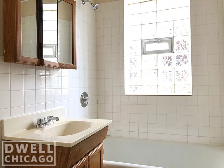 Foto principal - 2039 W Wellington Ave