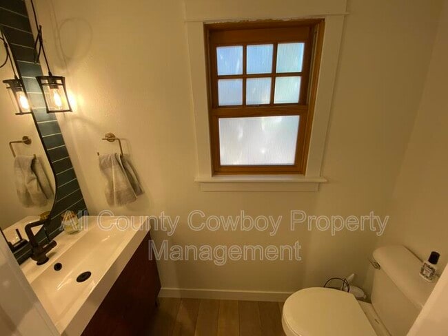 Building Photo - 2035 Spring Creek Dr