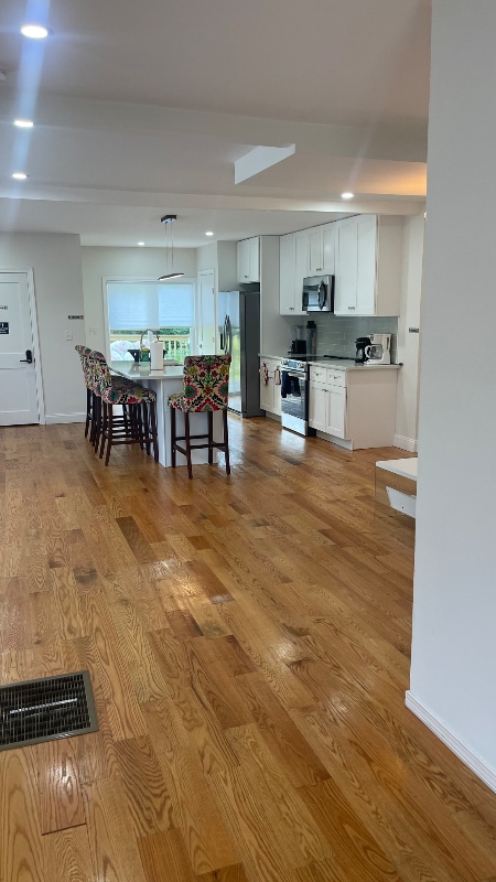 Building Photo - 16 N Main St