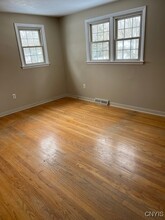 Building Photo - 4593 Brookhill Dr S