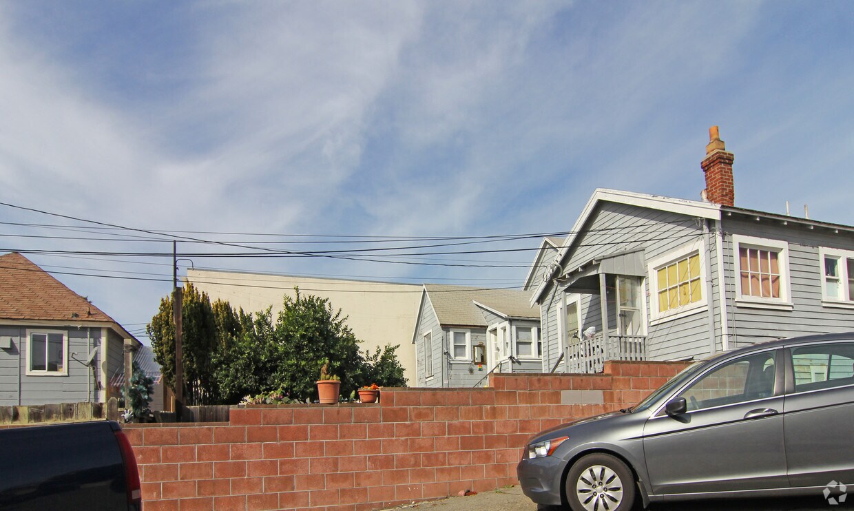 Foto del edificio - 465-467 Grand Ave