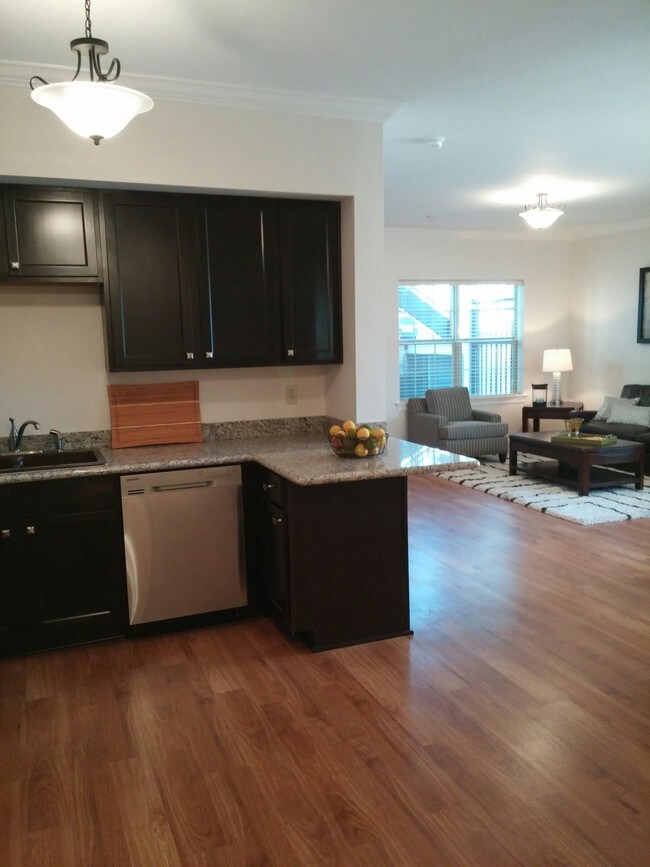 Building Photo - Marina Vista