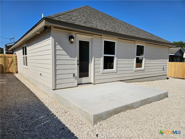 Building Photo - 1746 Blueridge Dr