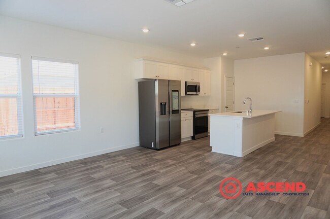 Foto del edificio - Spacious 4 Bed/2 Bath Brand New Build! in Bakersfield's Desirable 93311 Area — Solar, Garage & Fu...