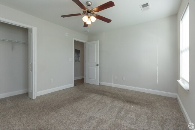 Foto del edificio - 217 Walnut Hill Dr