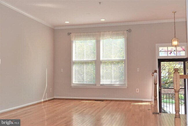 Foto del edificio - 708 Reserve Champion Dr