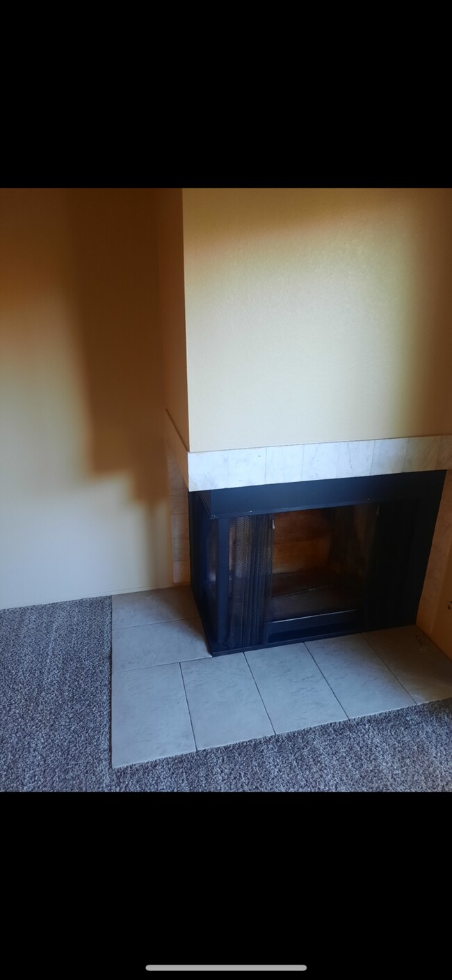 Building Photo - Available Now!!! One-story spacious duplex...