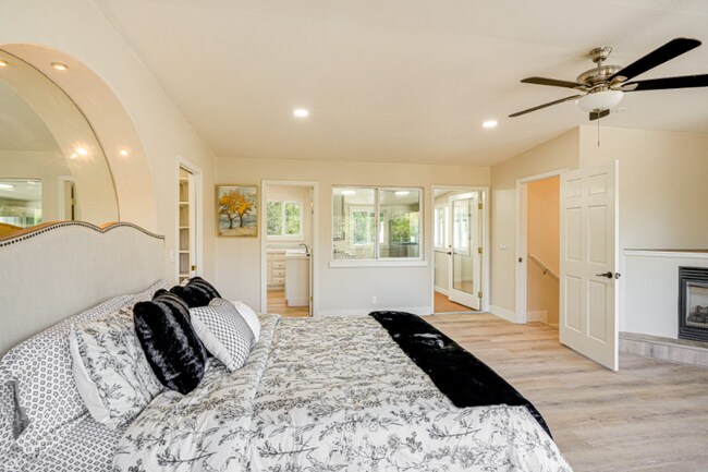 Building Photo - 43 Laureles Grade