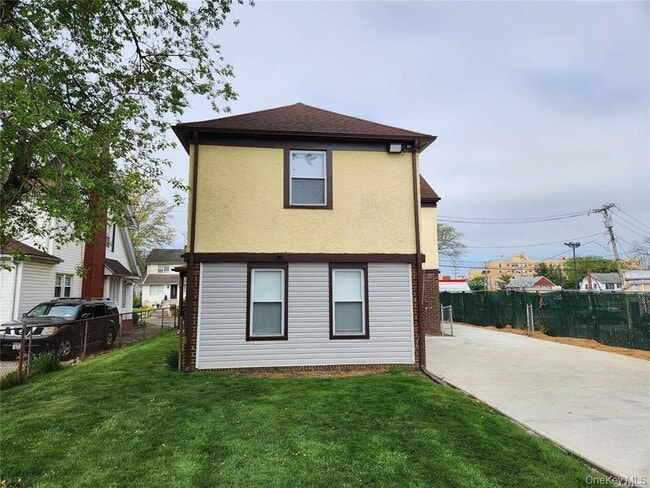 Building Photo - 21 Nassau Pl
