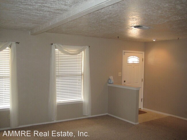 Foto del edificio - 3 br, 1.5 bath House - 12220 Morrow Ave. NE