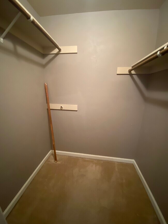 Foto del edificio - 3702 W Benjamin Holt Dr